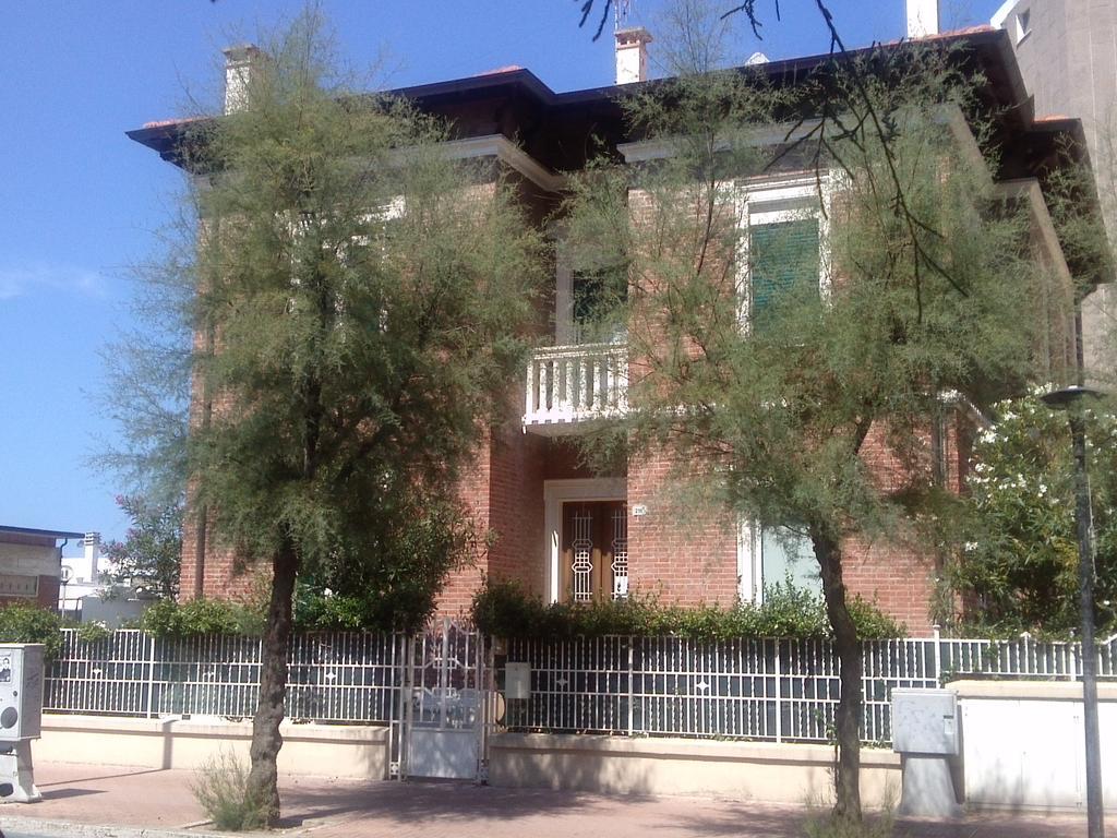 Appartamento In Villa Pésaro Exterior foto