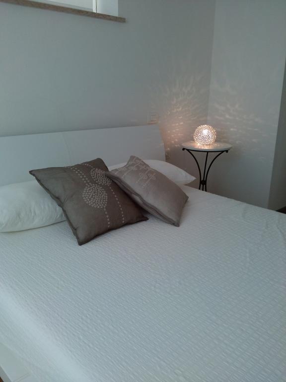 Appartamento In Villa Pésaro Habitación foto